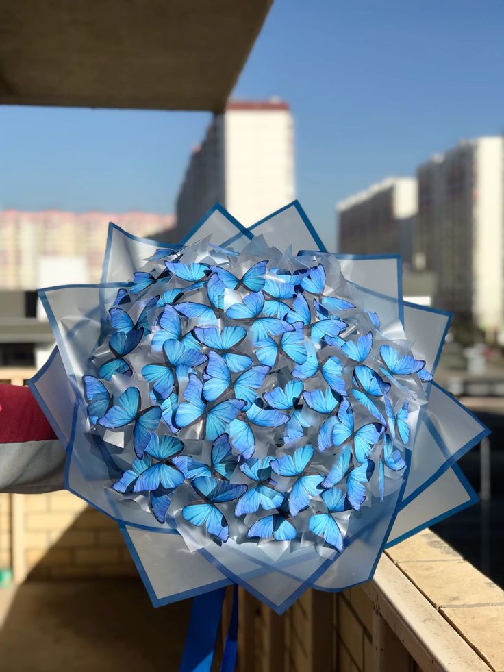 Ledli Mavi Kelebekl Buket